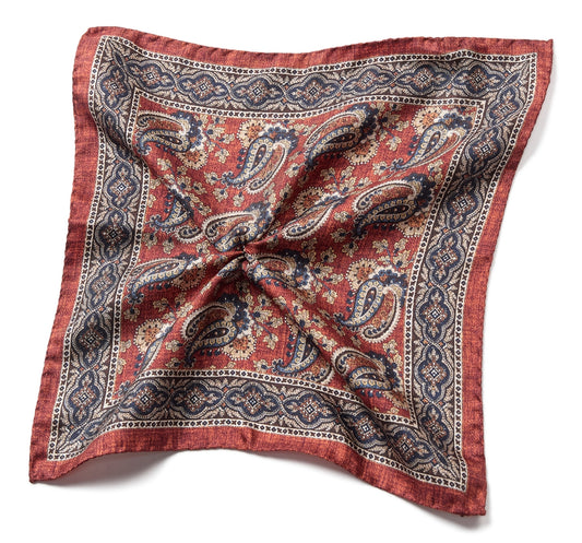 Pynteklud, rød med dråber