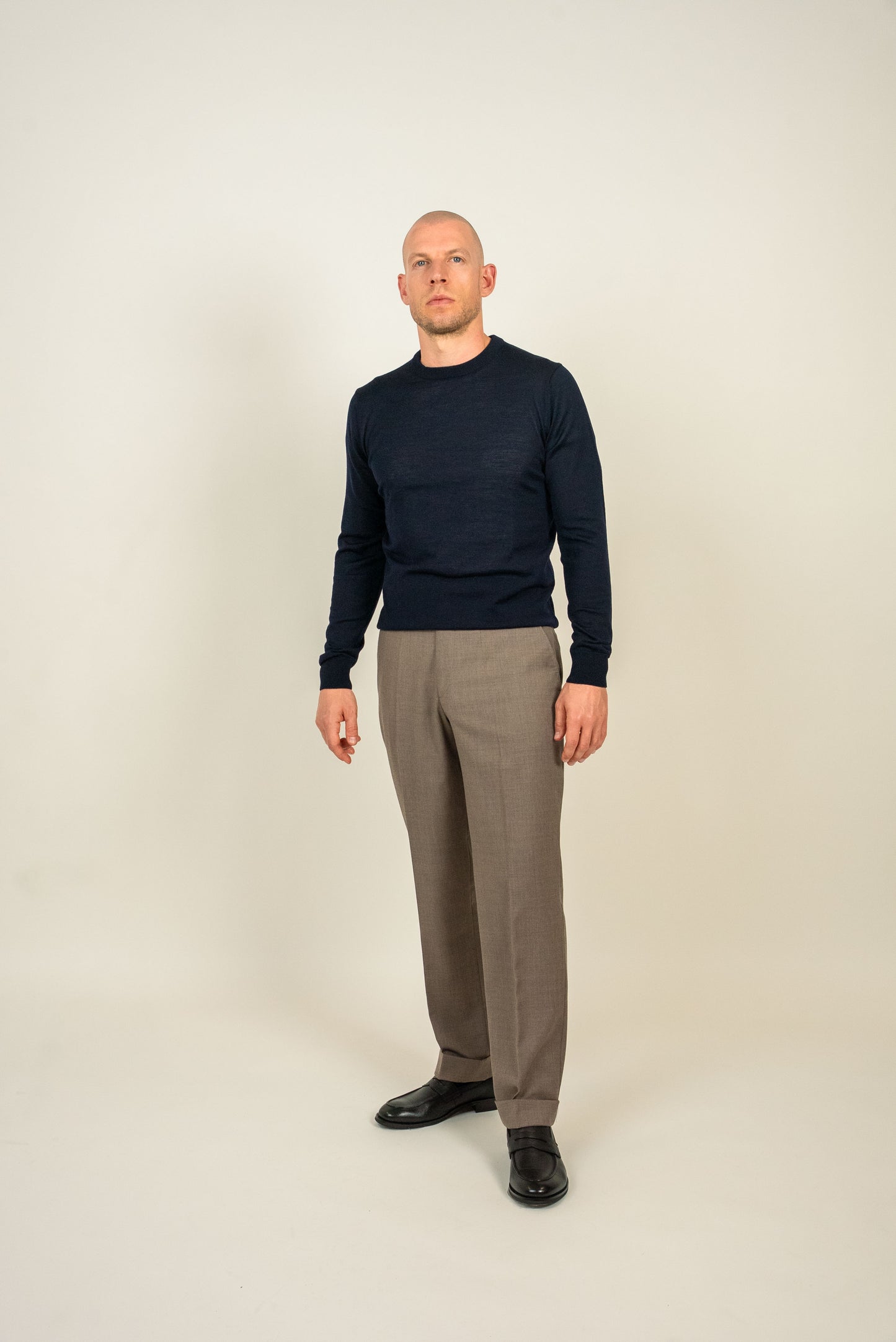 Marineblå striktrøje